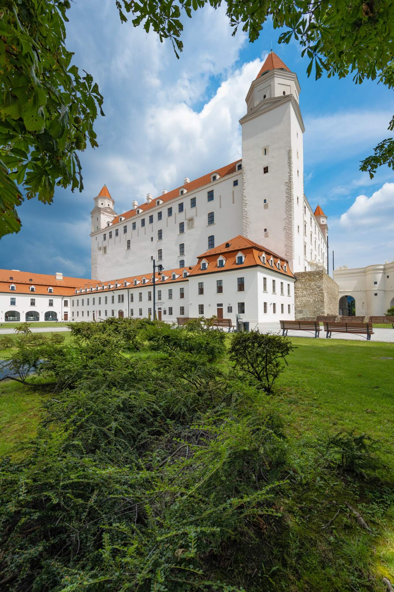 Guranteed departrures, Bratislava castle